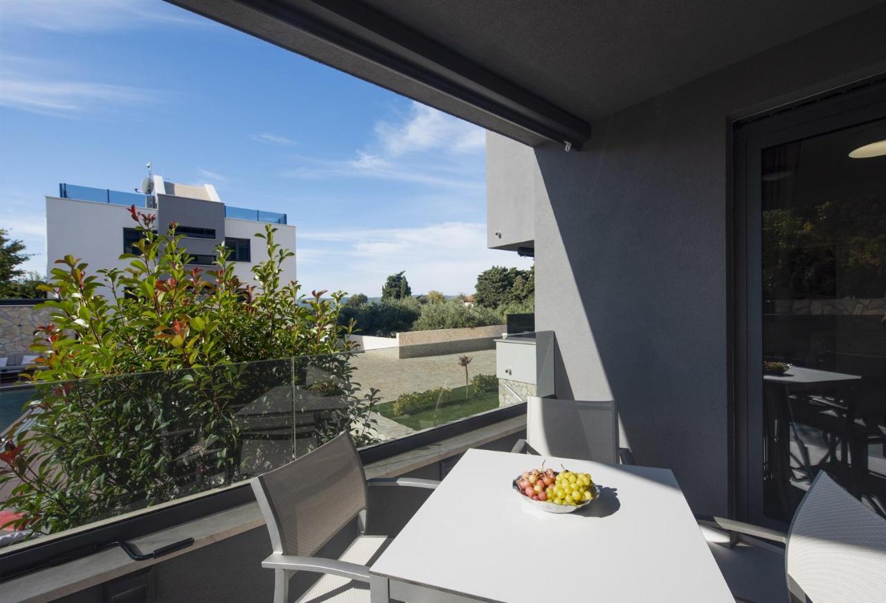 Family Friendly Apartments With A Swimming Pool Sveti Filip I Jakov, Biograd - 19325 Kültér fotó