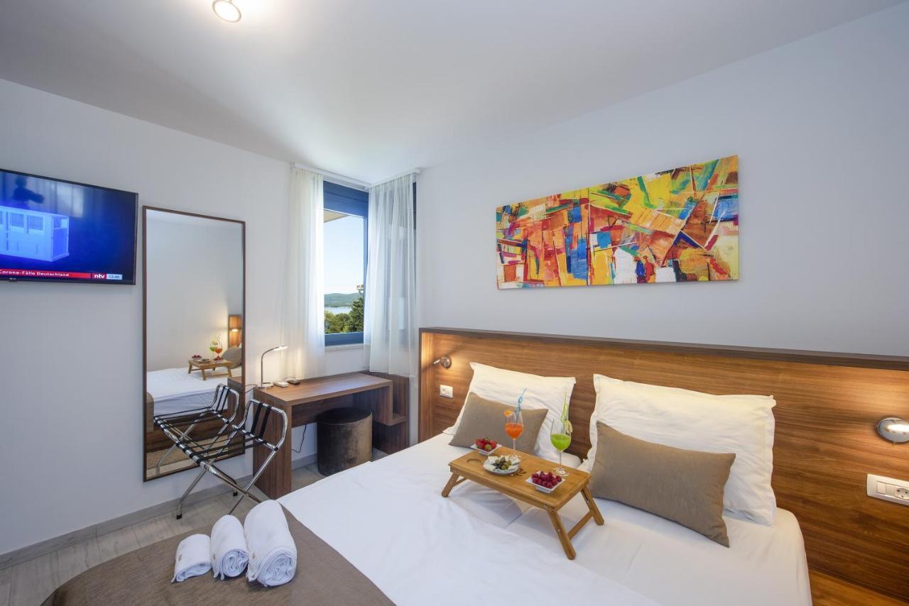 Family Friendly Apartments With A Swimming Pool Sveti Filip I Jakov, Biograd - 19325 Kültér fotó